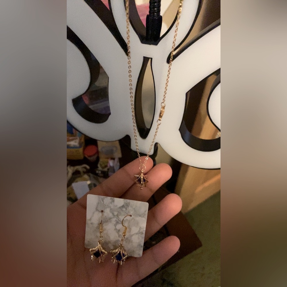 Star earrings and necklace